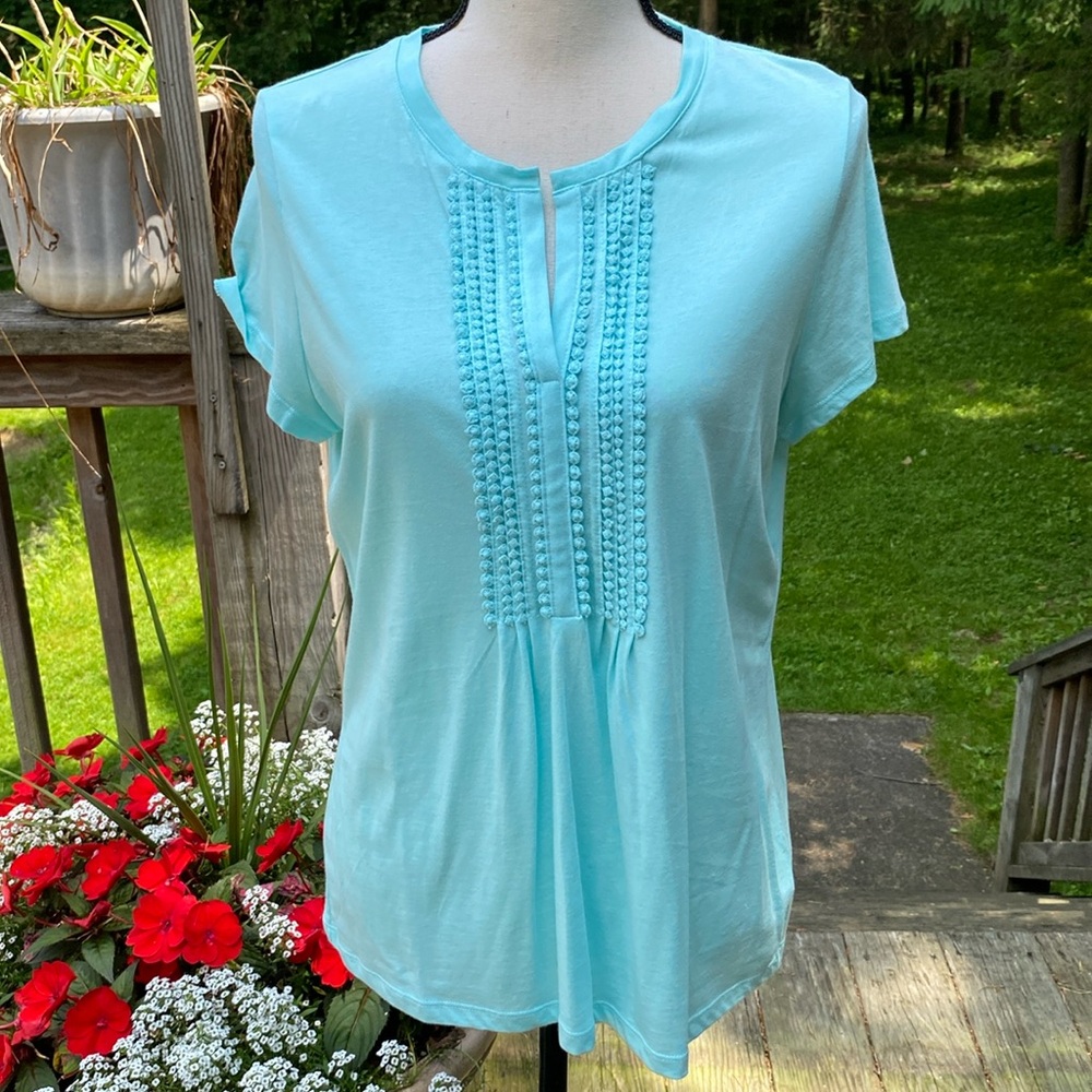 EUC short sleeve top petite large beautiful green